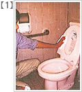 トイレ除菌サービス作業写真1