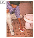 トイレ除菌サービス作業写真2